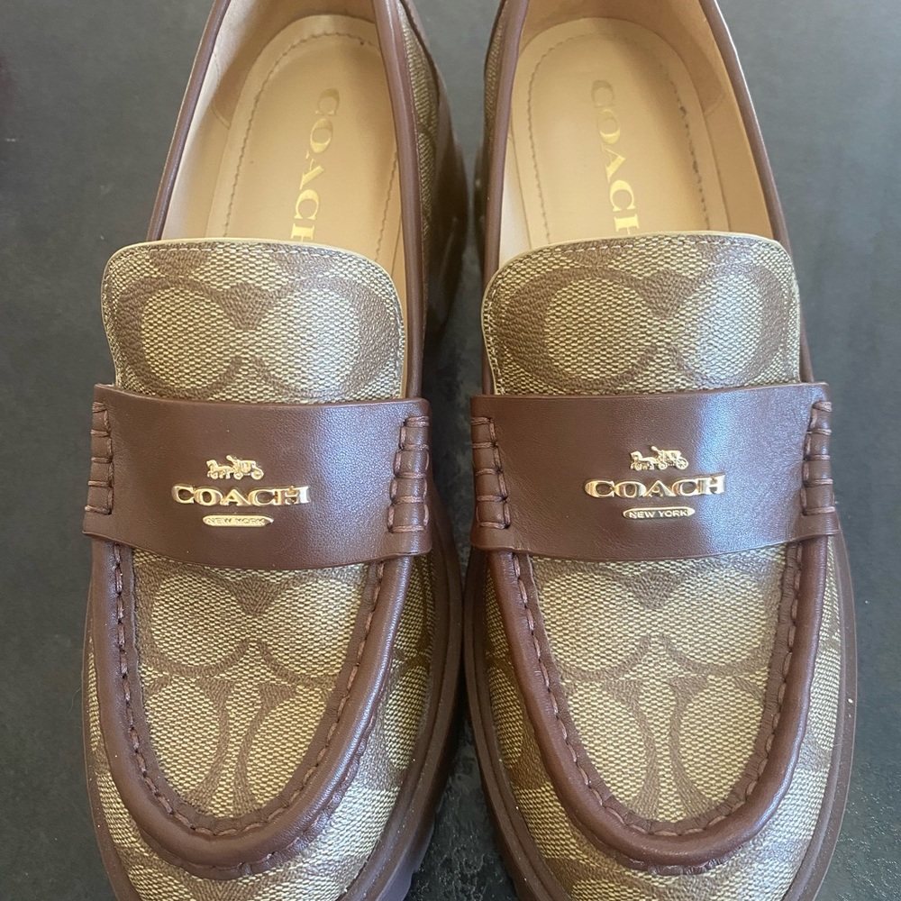Coach womens Brown Loafers